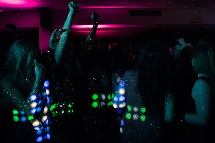 Junior Senior – The Quarterlife Club