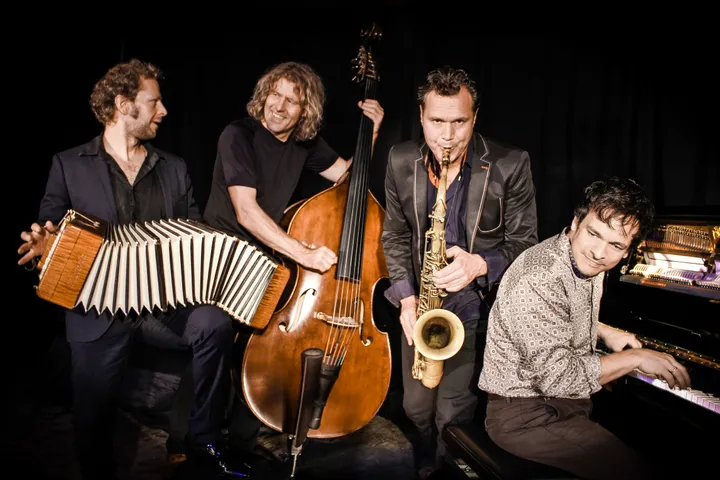 Quadro Nuevo – 30 Years Around the World