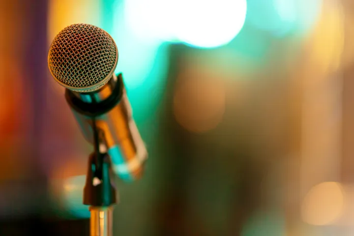 Denis Fischer singt Rio Reiser – Halt dich an deiner Liebe fest