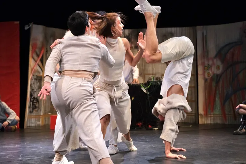 Pretty Playful Productions – Rumräumen