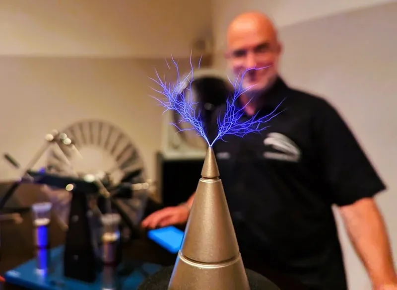 Science Show: Achtung, Spannung! Science Show: Achtung, Spannung!